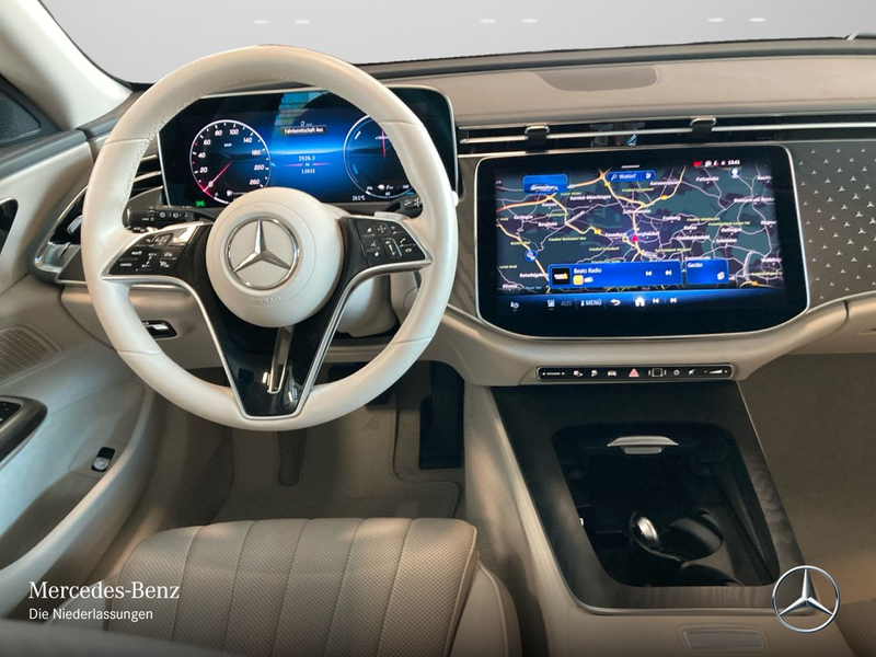 Mercedes-Benz E 300 de T 4M Hybrid Avantgarde Fahrass WideScreen — photo 13