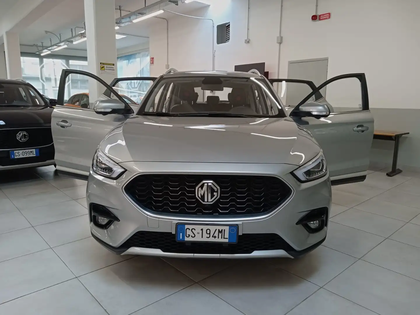 MG ZS 1.5L 5MT LUXURY - SILVER Gris - 2