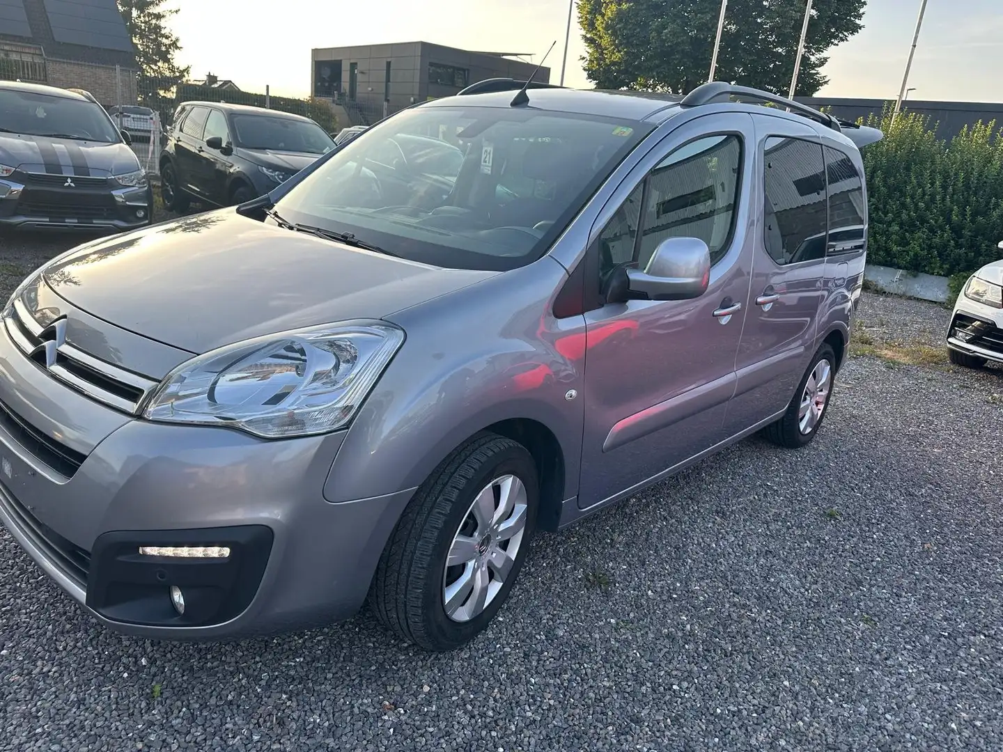 Citroen Berlingo Multispace BlueHDi Vert - 1