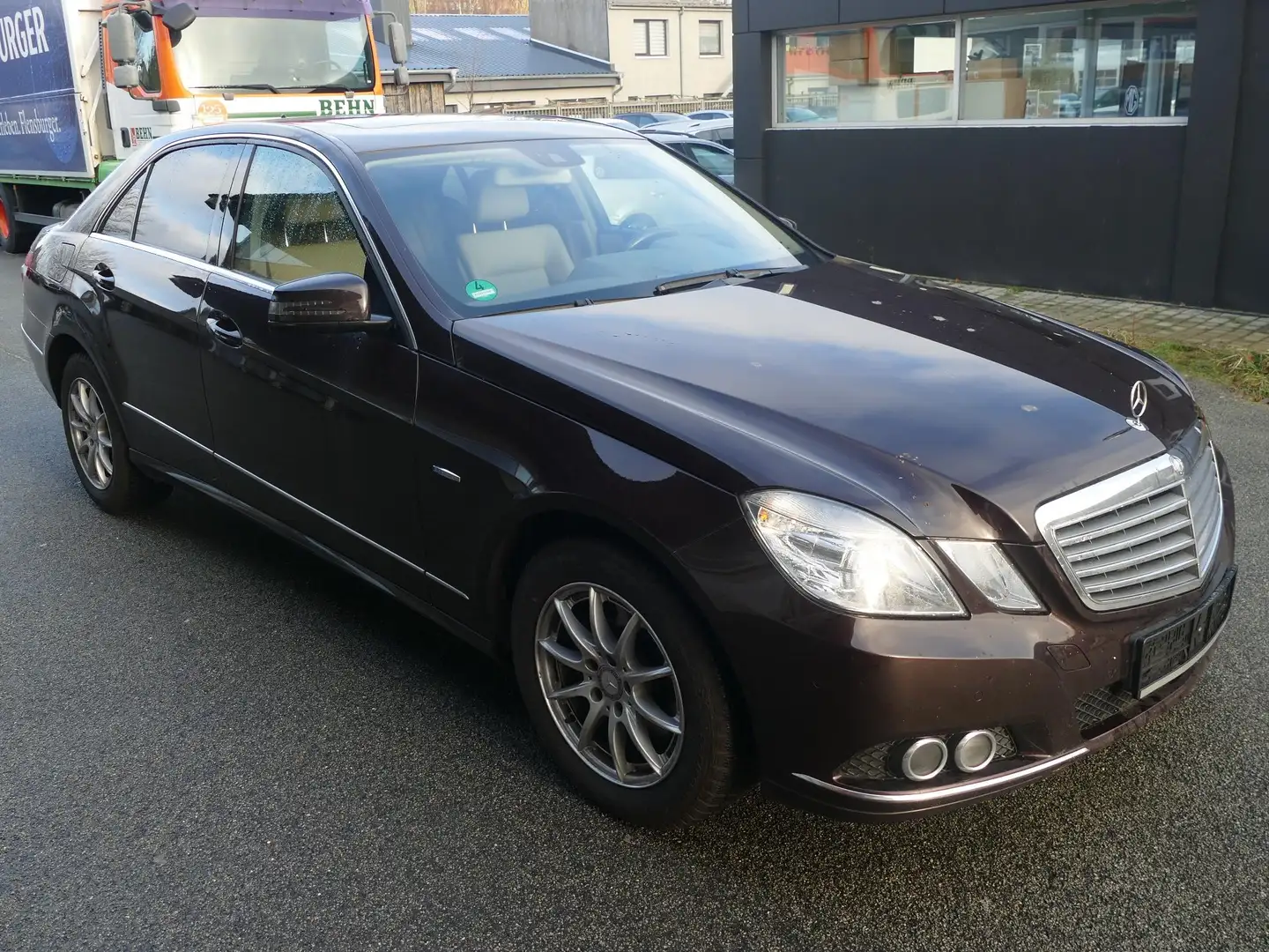 Mercedes-Benz E 300 CDI Limousine Elegance Leder Schiebedach Navi Auto Braun - 2