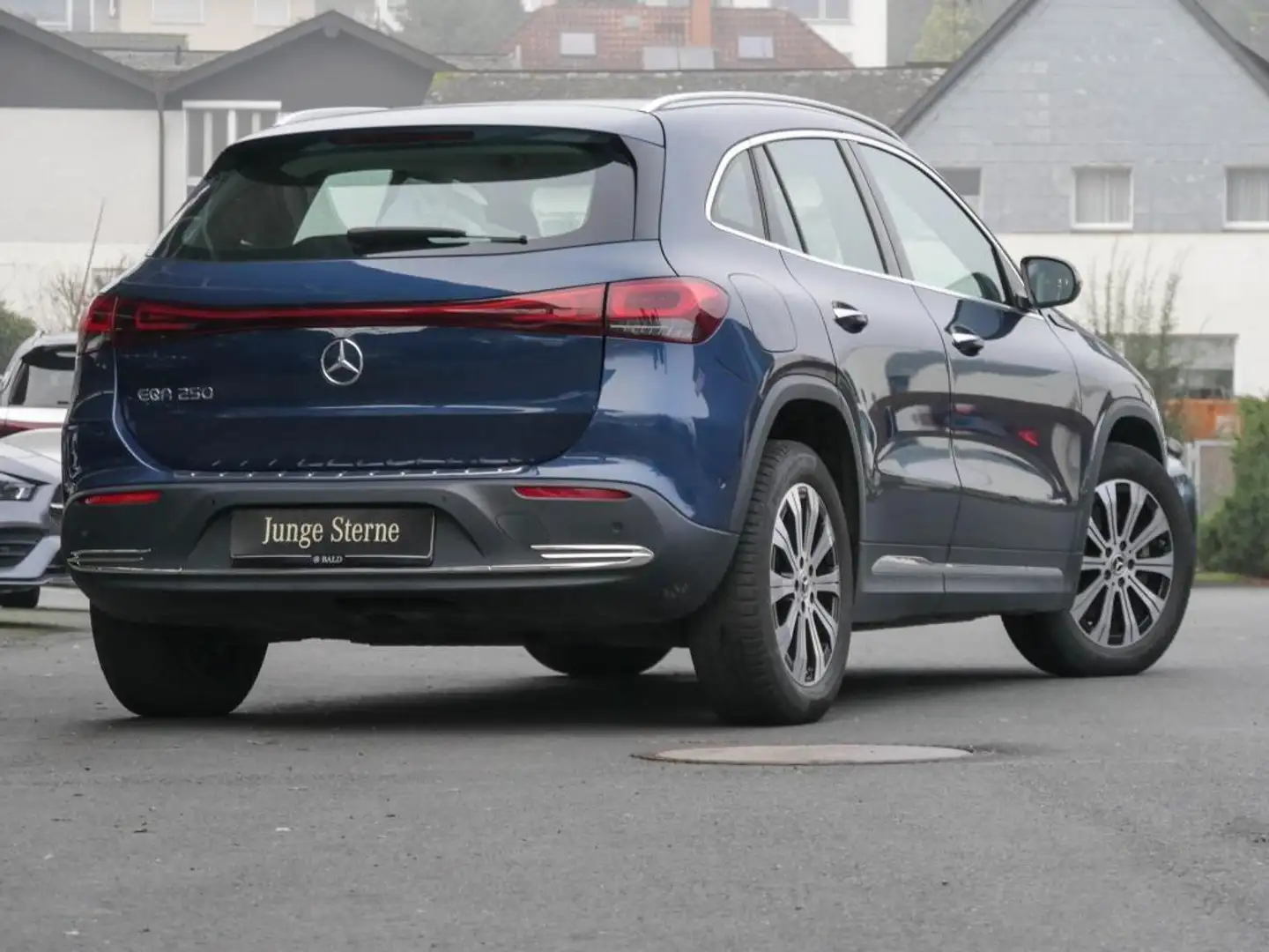 Mercedes-Benz EQA 250 Progressive/AHK/Distr/LED/Cam/Ambi/Keyl Bleu - 2