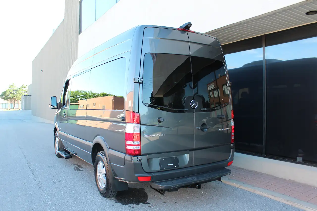 Mercedes-Benz Sprinter photo Mercedes-Benz Sprinter