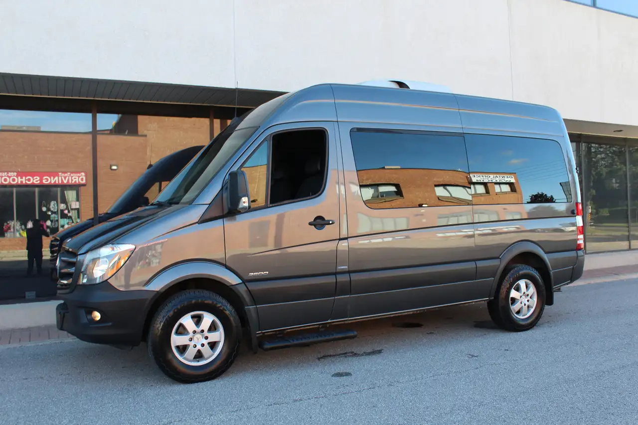 Mercedes-Benz Sprinter photo Mercedes-Benz Sprinter