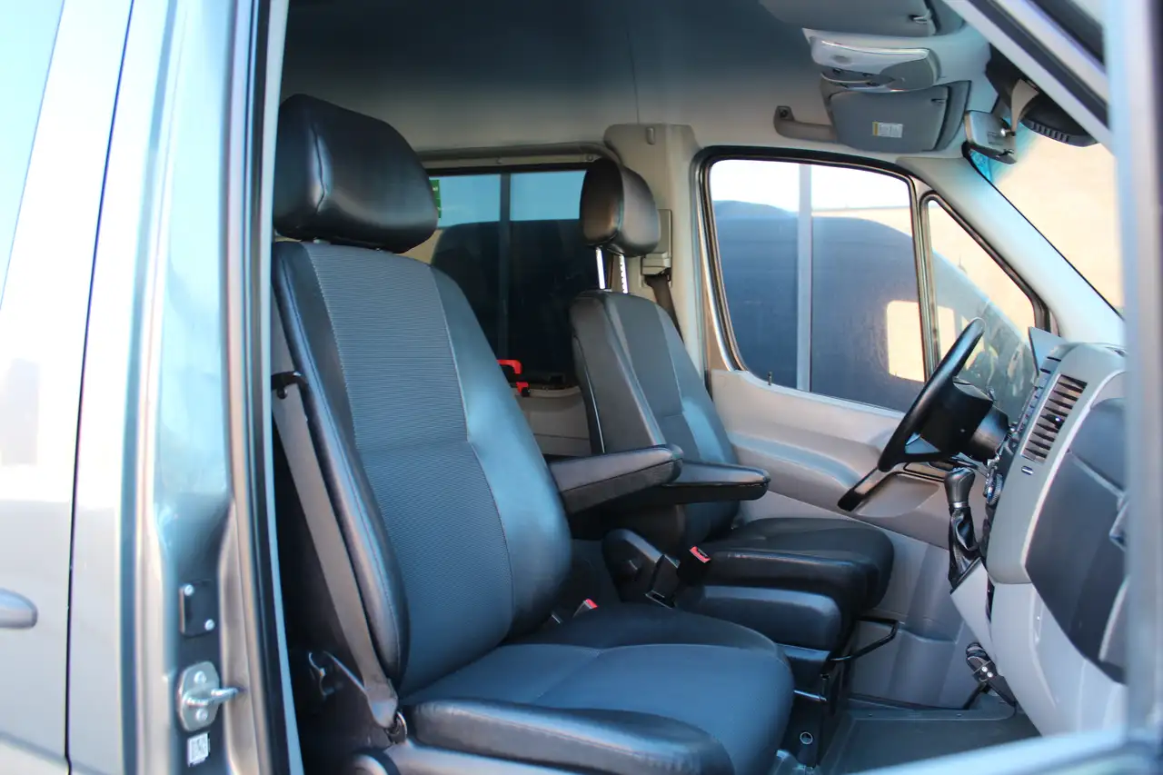 Mercedes-Benz Sprinter photo Mercedes-Benz Sprinter