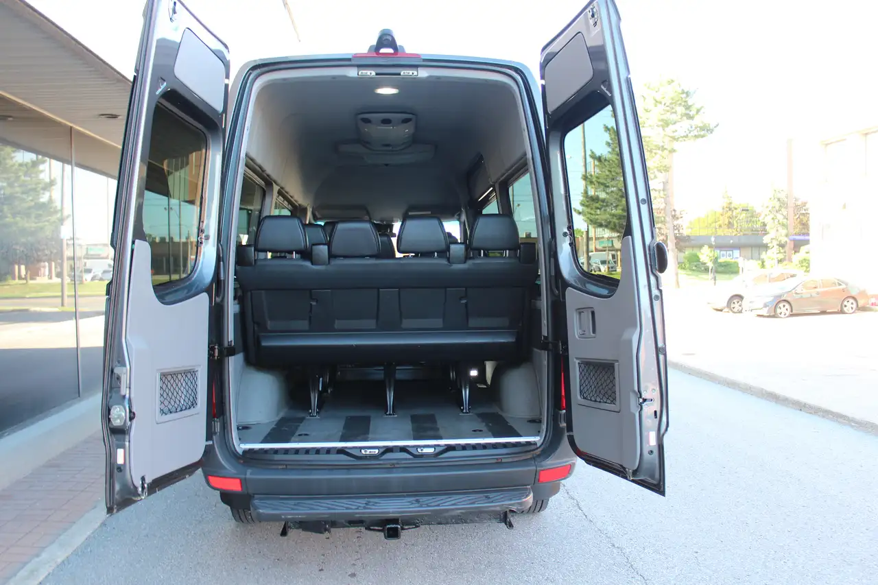 Mercedes-Benz Sprinter photo Mercedes-Benz Sprinter
