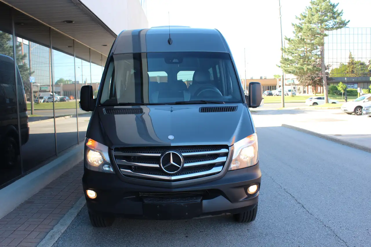 Mercedes-Benz Sprinter photo Mercedes-Benz Sprinter