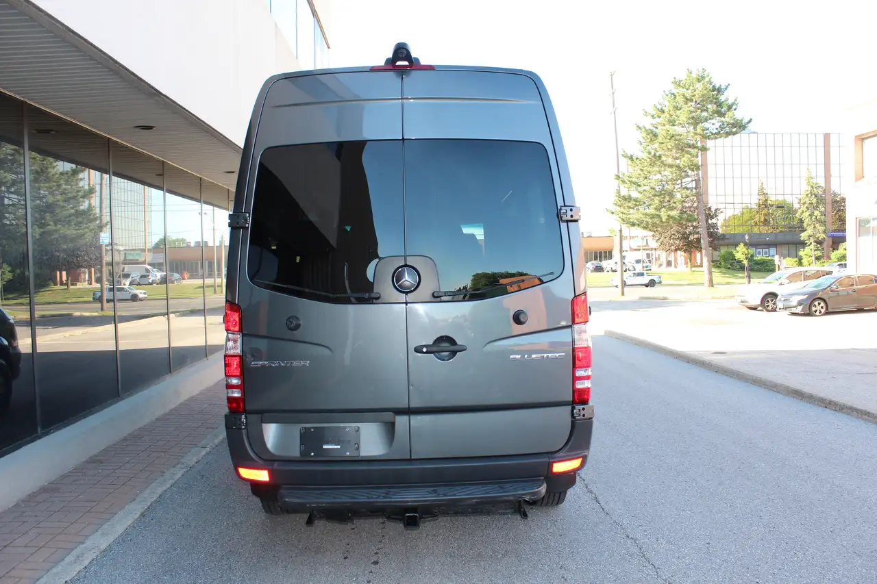 Mercedes-Benz Sprinter photo Mercedes-Benz Sprinter