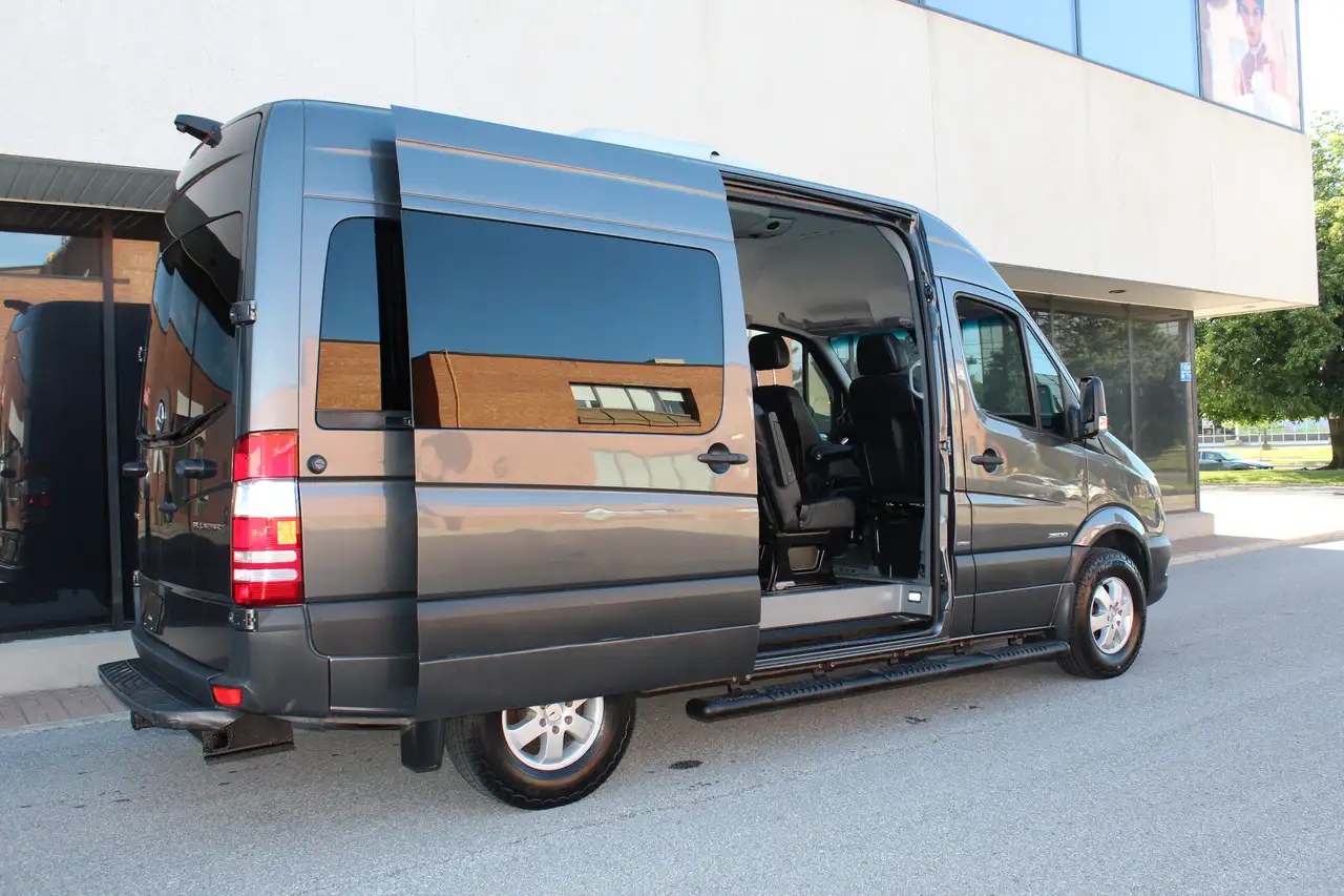Mercedes-Benz Sprinter photo Mercedes-Benz Sprinter