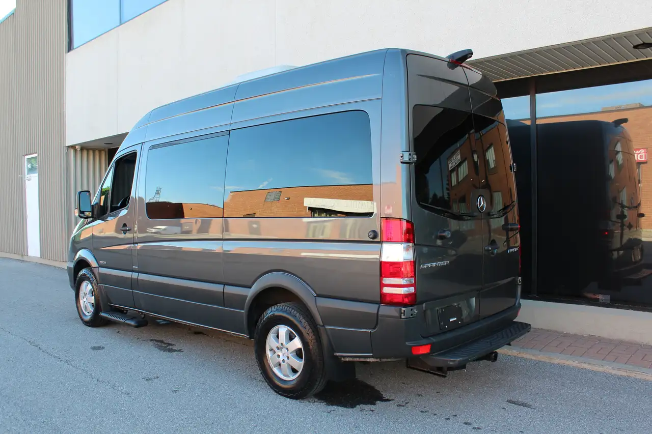 Mercedes-Benz Sprinter photo Mercedes-Benz Sprinter