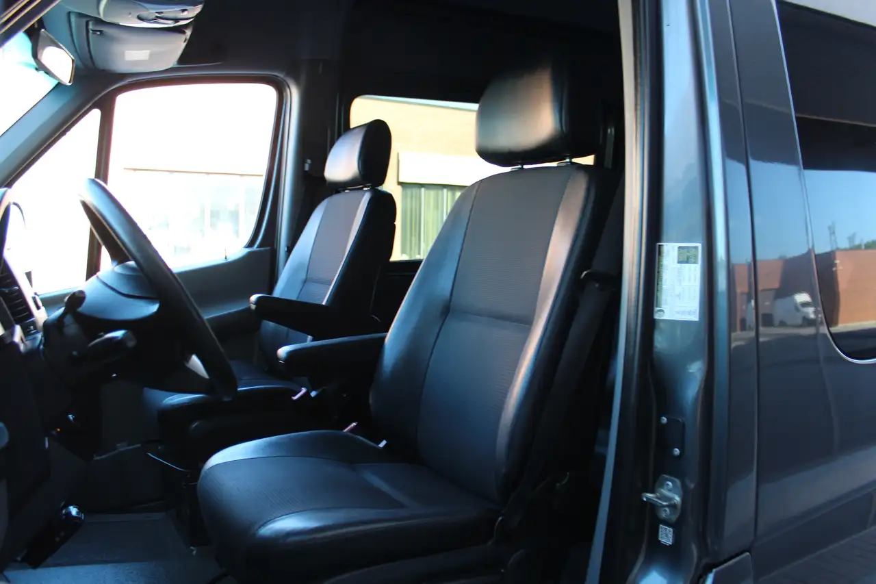 Mercedes-Benz Sprinter photo Mercedes-Benz Sprinter