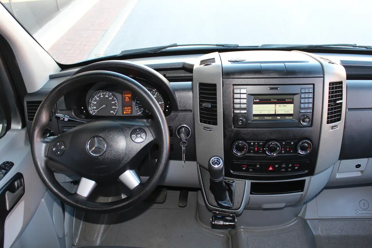 Mercedes-Benz Sprinter photo Mercedes-Benz Sprinter