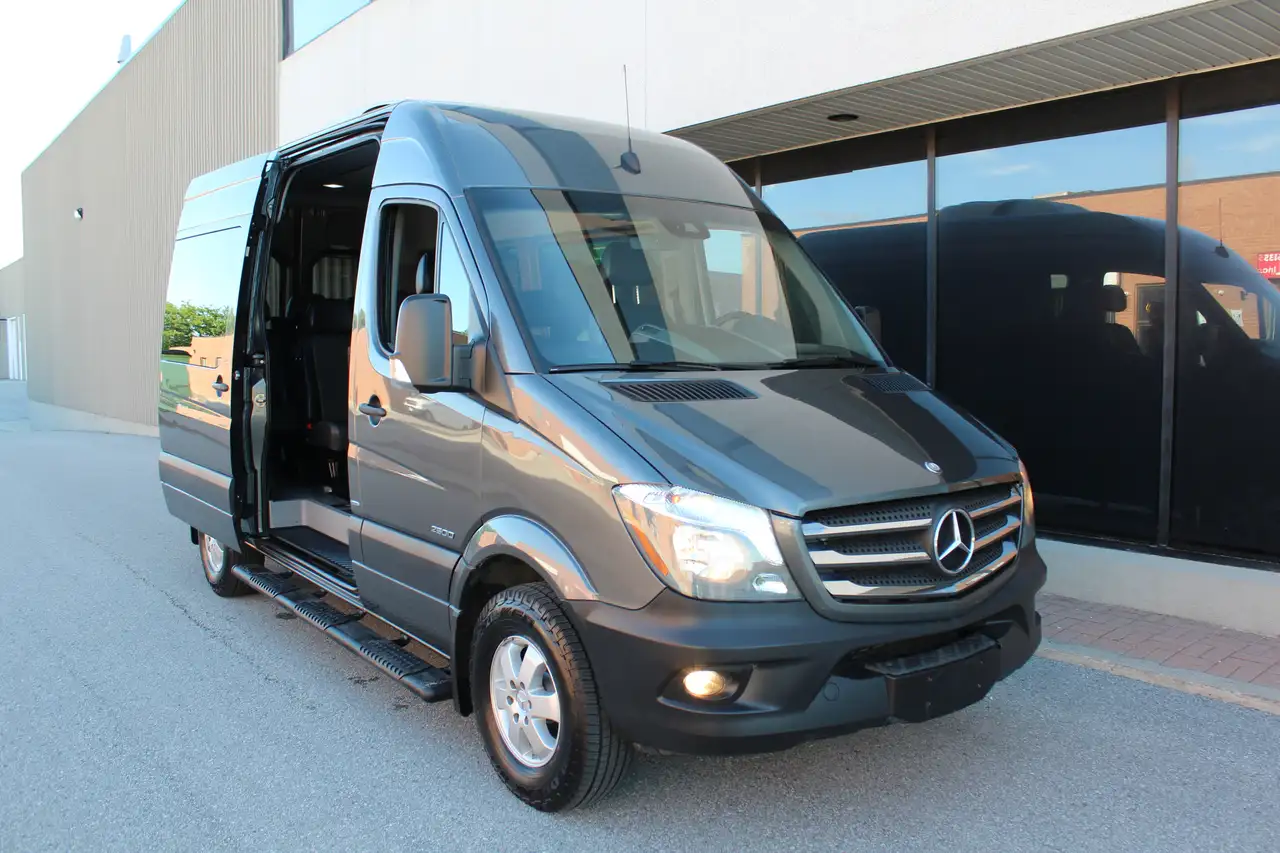 Mercedes-Benz Sprinter photo Mercedes-Benz Sprinter