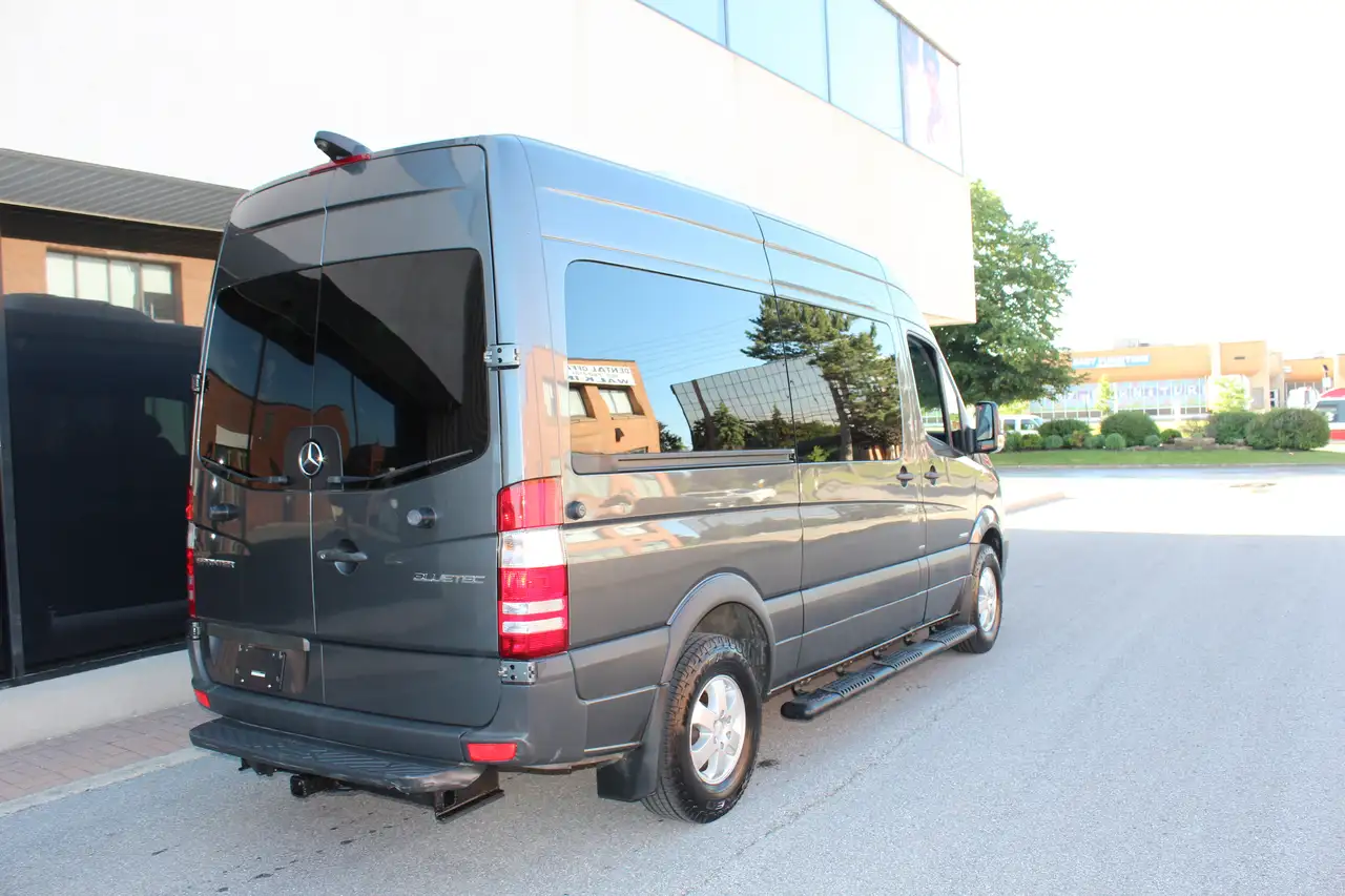 Mercedes-Benz Sprinter photo Mercedes-Benz Sprinter