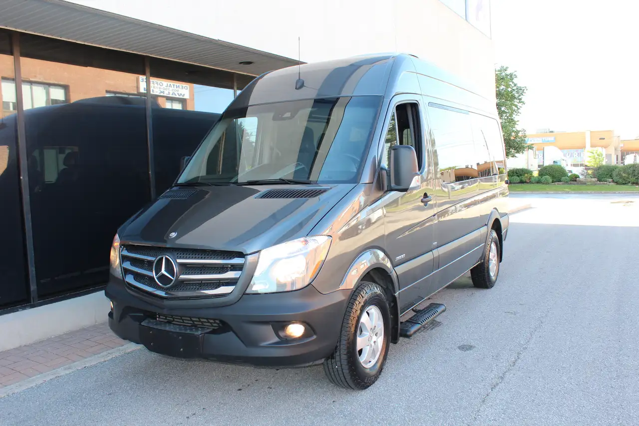 Mercedes-Benz Sprinter photo Mercedes-Benz Sprinter