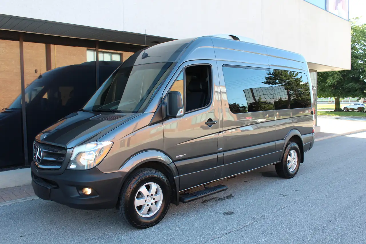 Mercedes-Benz Sprinter photo Mercedes-Benz Sprinter