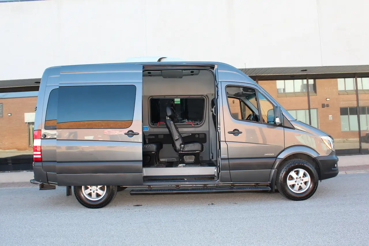 Mercedes-Benz Sprinter photo Mercedes-Benz Sprinter