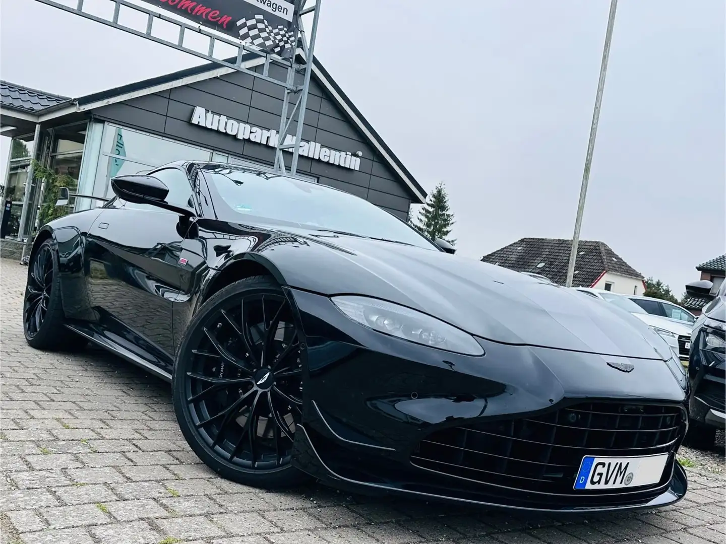 Aston Martin V8 4.0 V8 F1 Schwarz - 1