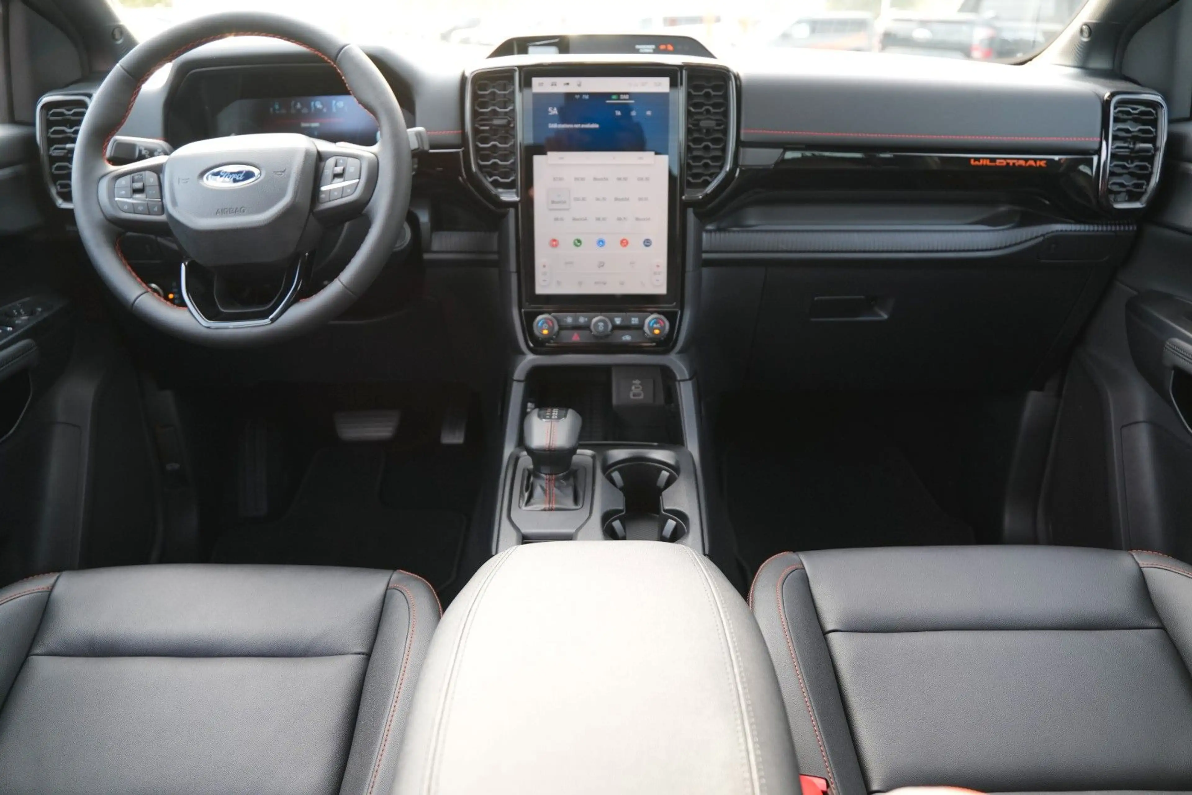 Ford Ranger Plug-in-Hybrid Wildtrak 4WD DOKA 0% — photo 15