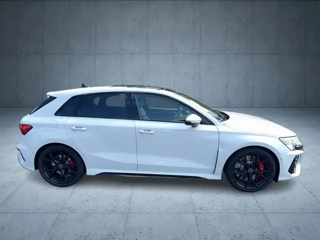 Audi RS3 view 6