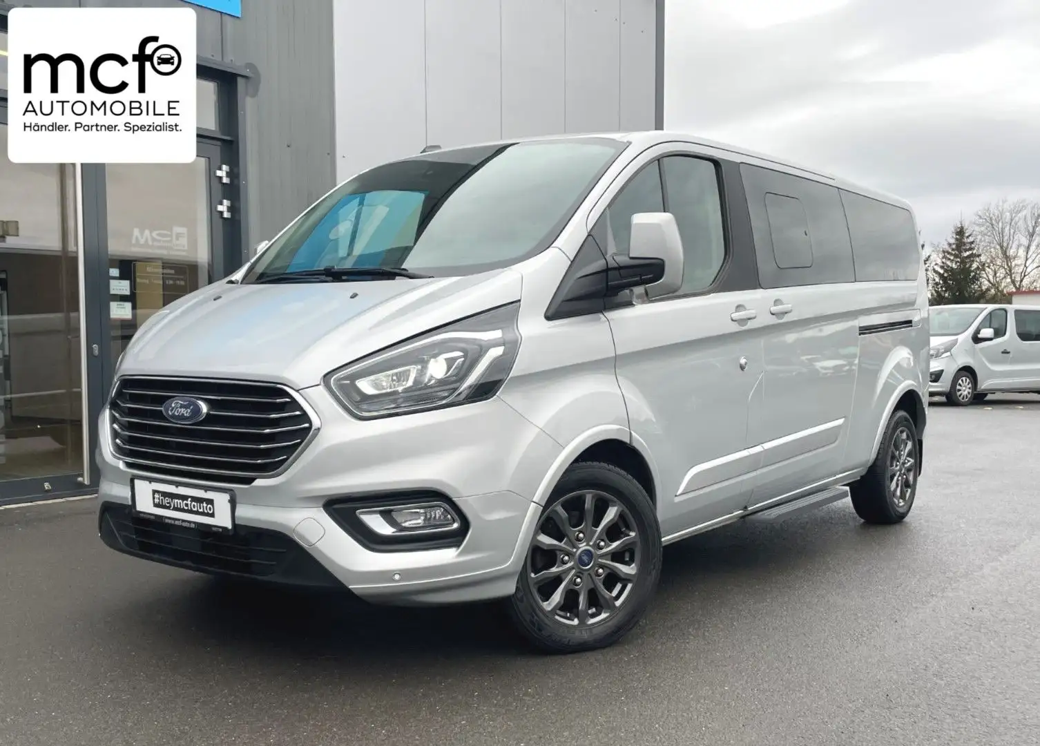 Ford Tourneo Custom Titanium X L2 *Xenon*8-Sitzer* Plateado - 1