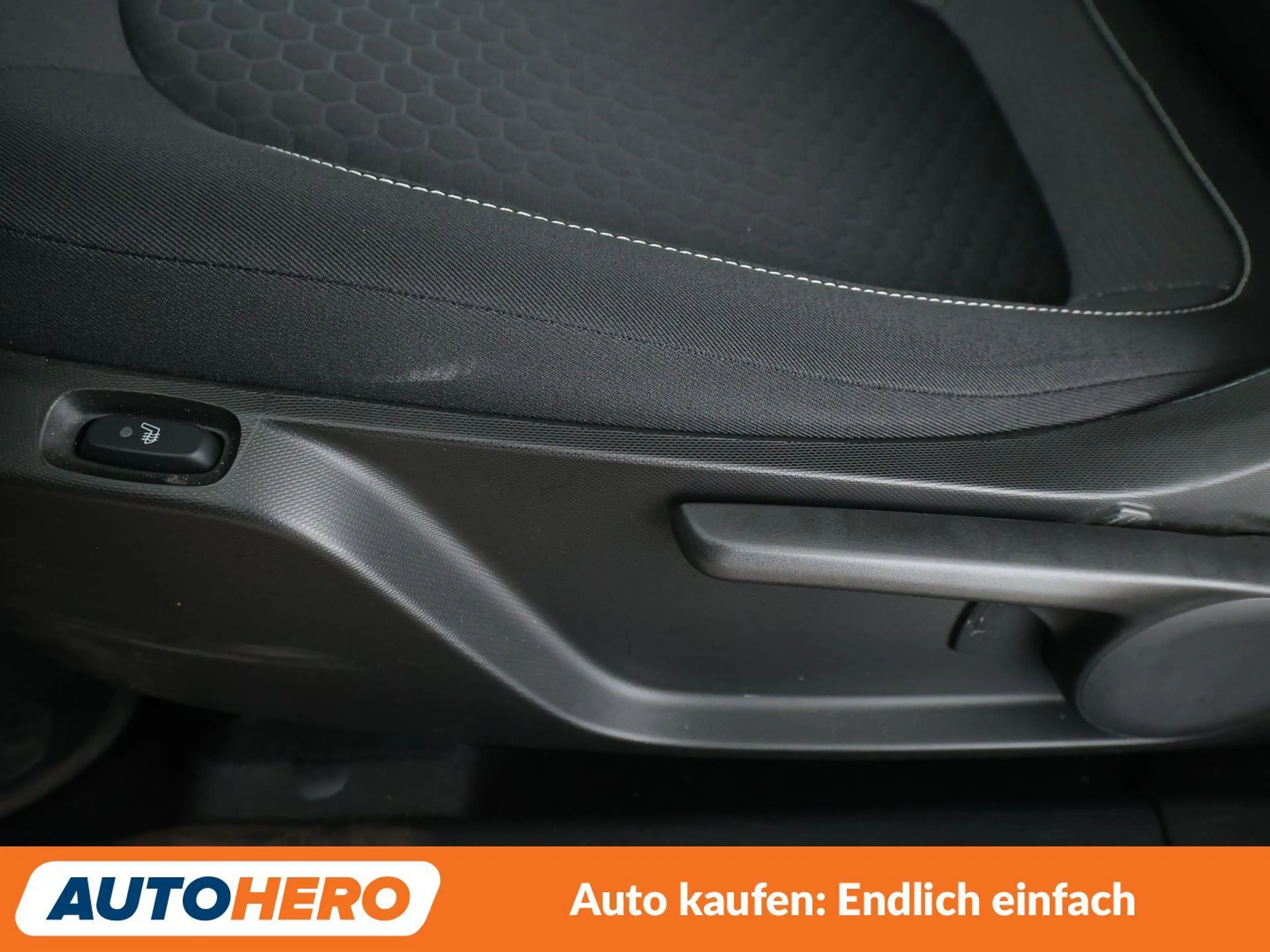 smart forTwo electric drive 60 kW passion Aut.*TEMPO*PDC*SHZ* — photo 27