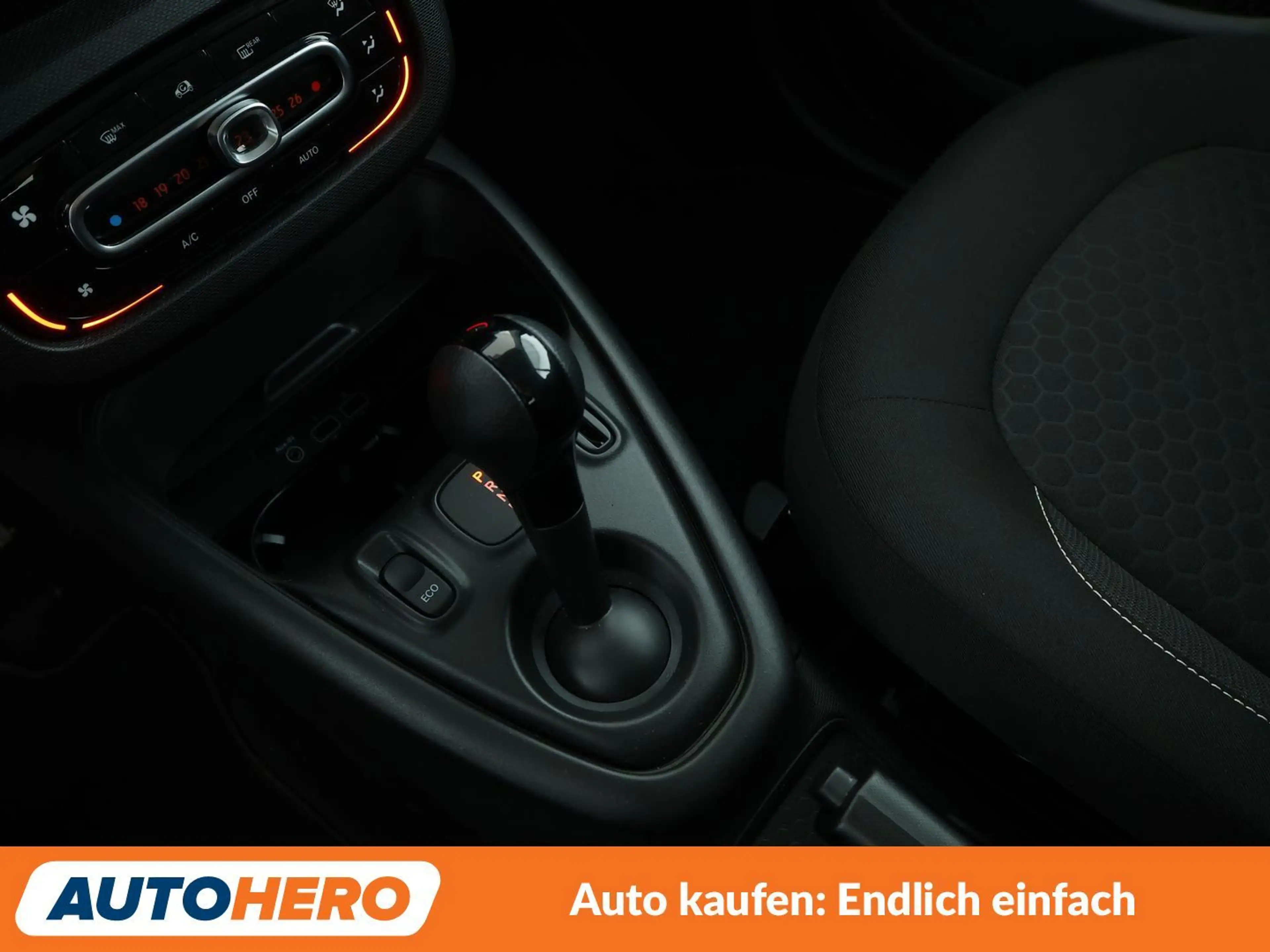 smart forTwo electric drive 60 kW passion Aut.*TEMPO*PDC*SHZ* — photo 23