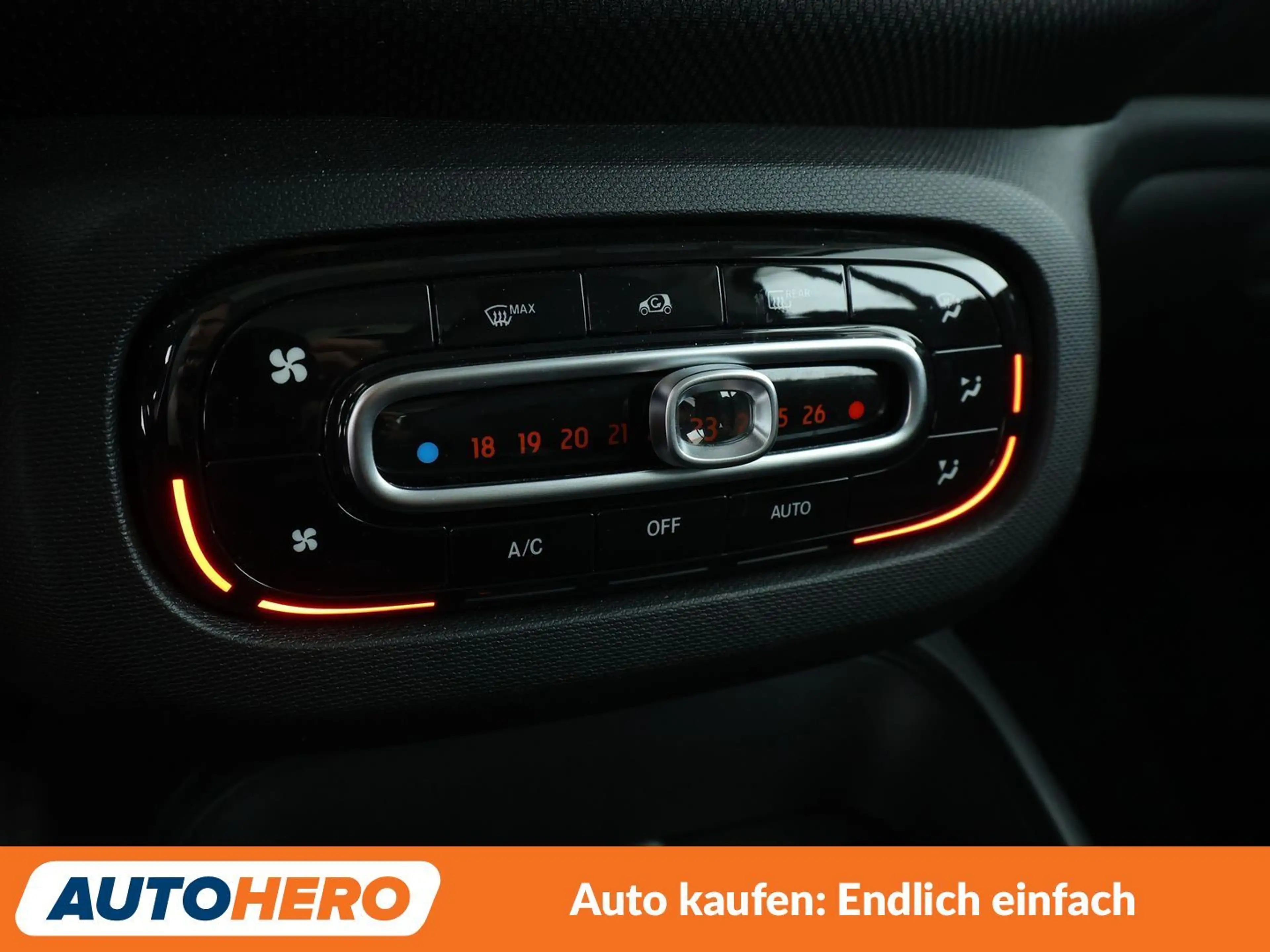 smart forTwo electric drive 60 kW passion Aut.*TEMPO*PDC*SHZ* — photo 22