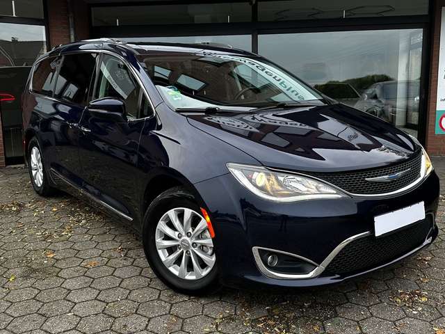 Imagine Chrysler Pacifica 3.6 / TOURING/ SHZ / NAVI / TV