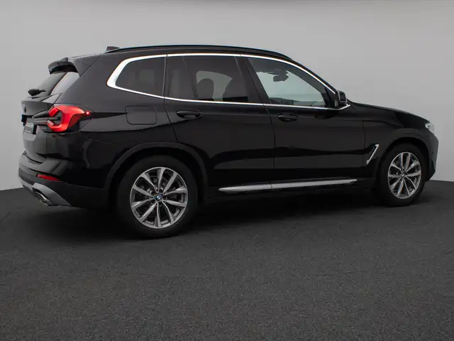 BMW X3 view 6
