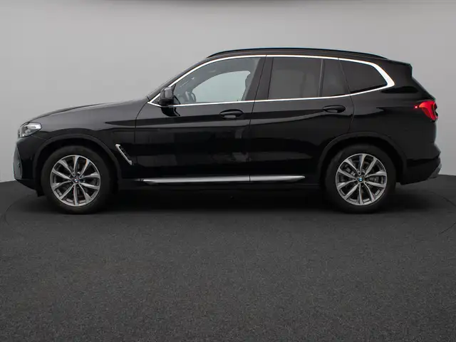 BMW X3 view 11