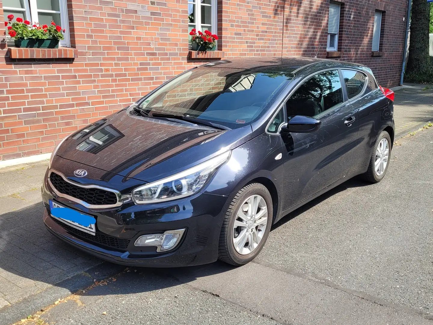 Kia ProCeed / pro_cee'd pro Ceed 1.6 GDI Edition 7 Schwarz - 1