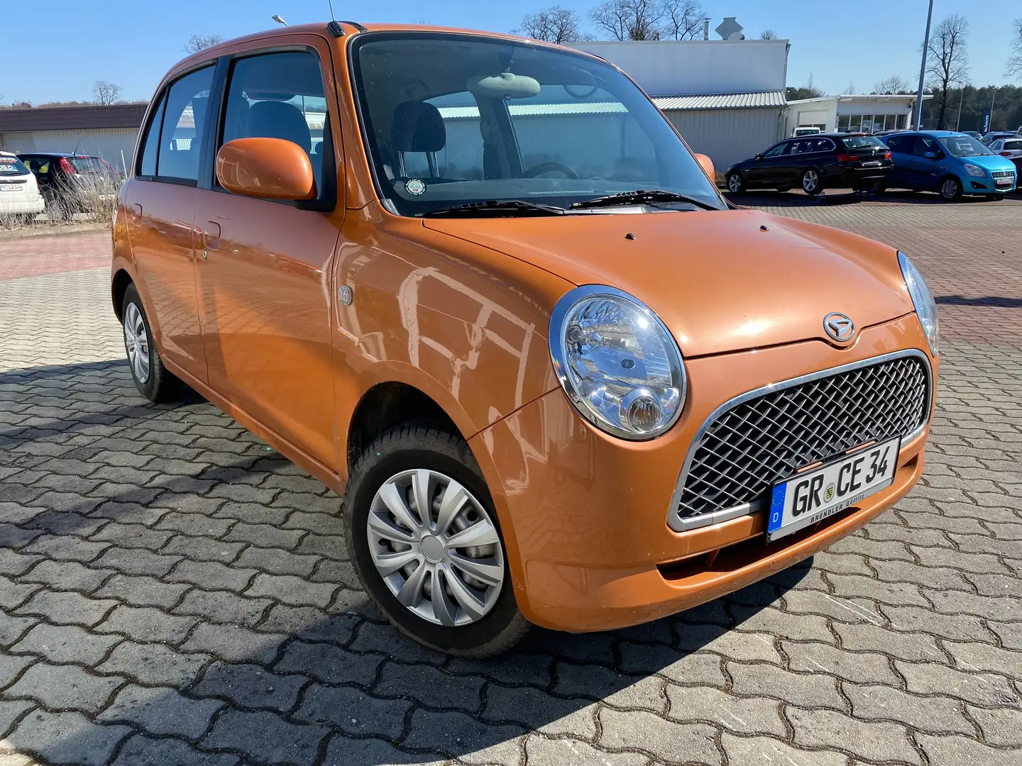 Daihatsu Trevis 1.0 Arancione - 1