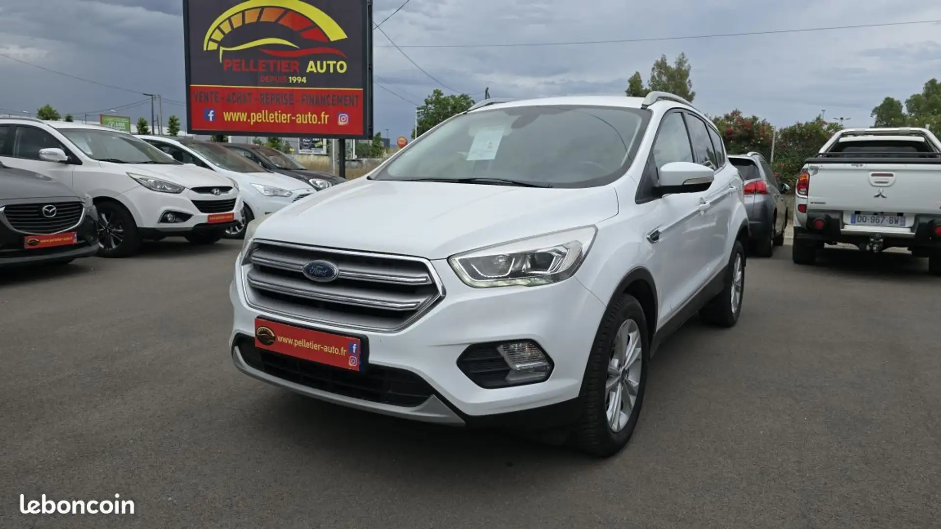 Ford Kuga 1.5 TDCi 120 SetS 4x2 Powershift Titanium Weiß - 1