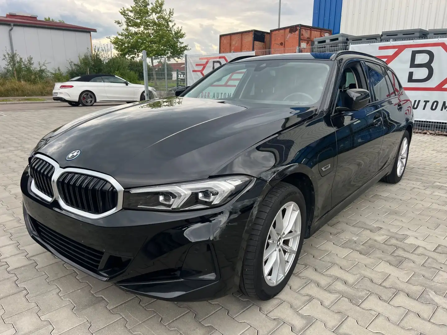 BMW 320 3 Touring 320 e xDrive Noir - 1