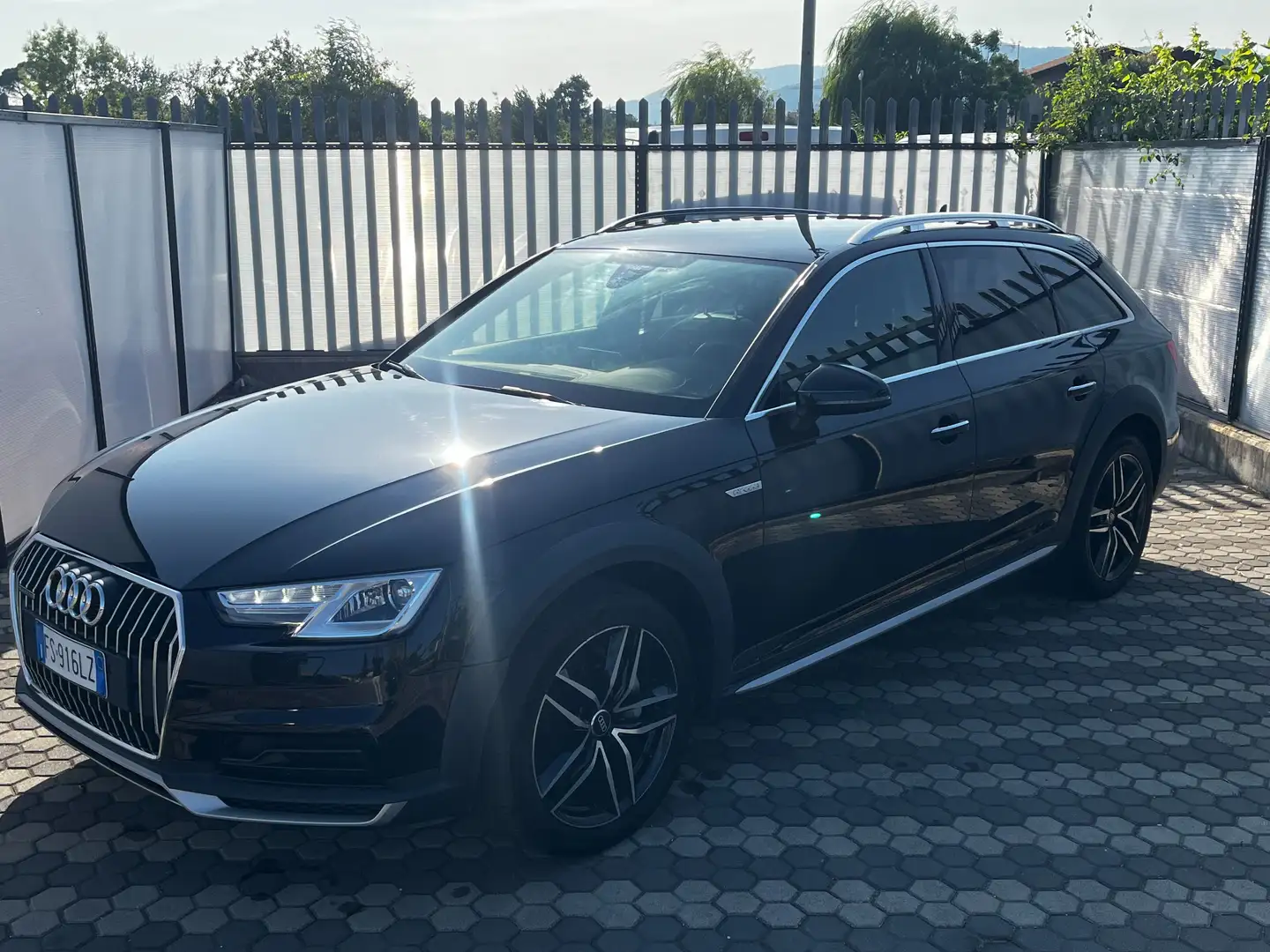 Audi A4 allroad 2.0 tdi 190cv QUATTRO buisness s-tronic Zwart - 1