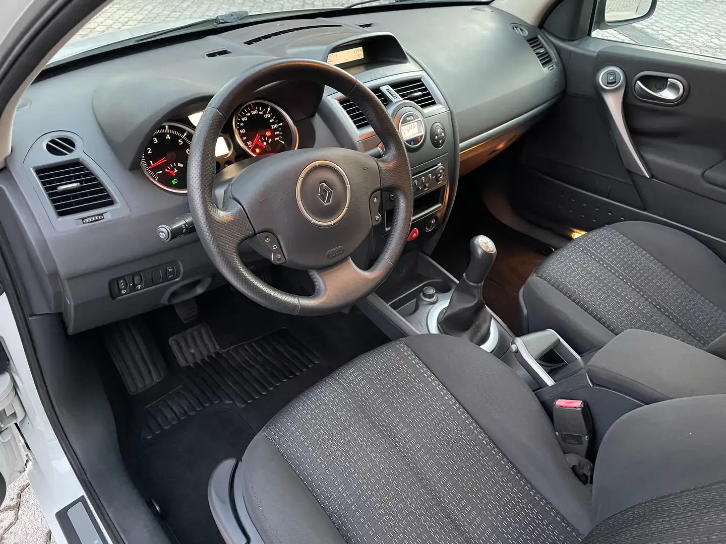Renault Megane Megane Grandtour 1.6 16v Luxe OTTIME CONDIZIONI !! Blanco - 2