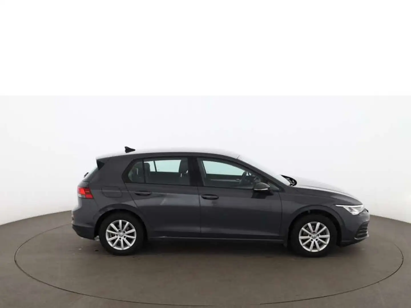 Volkswagen Golf VIII 1.5 TSI Life LED RADAR NAVI SITZHZG Grau - 2