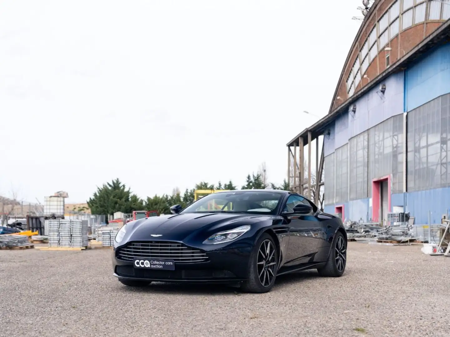 Aston Martin DB11 2017 – V12 Launch Edition - 2