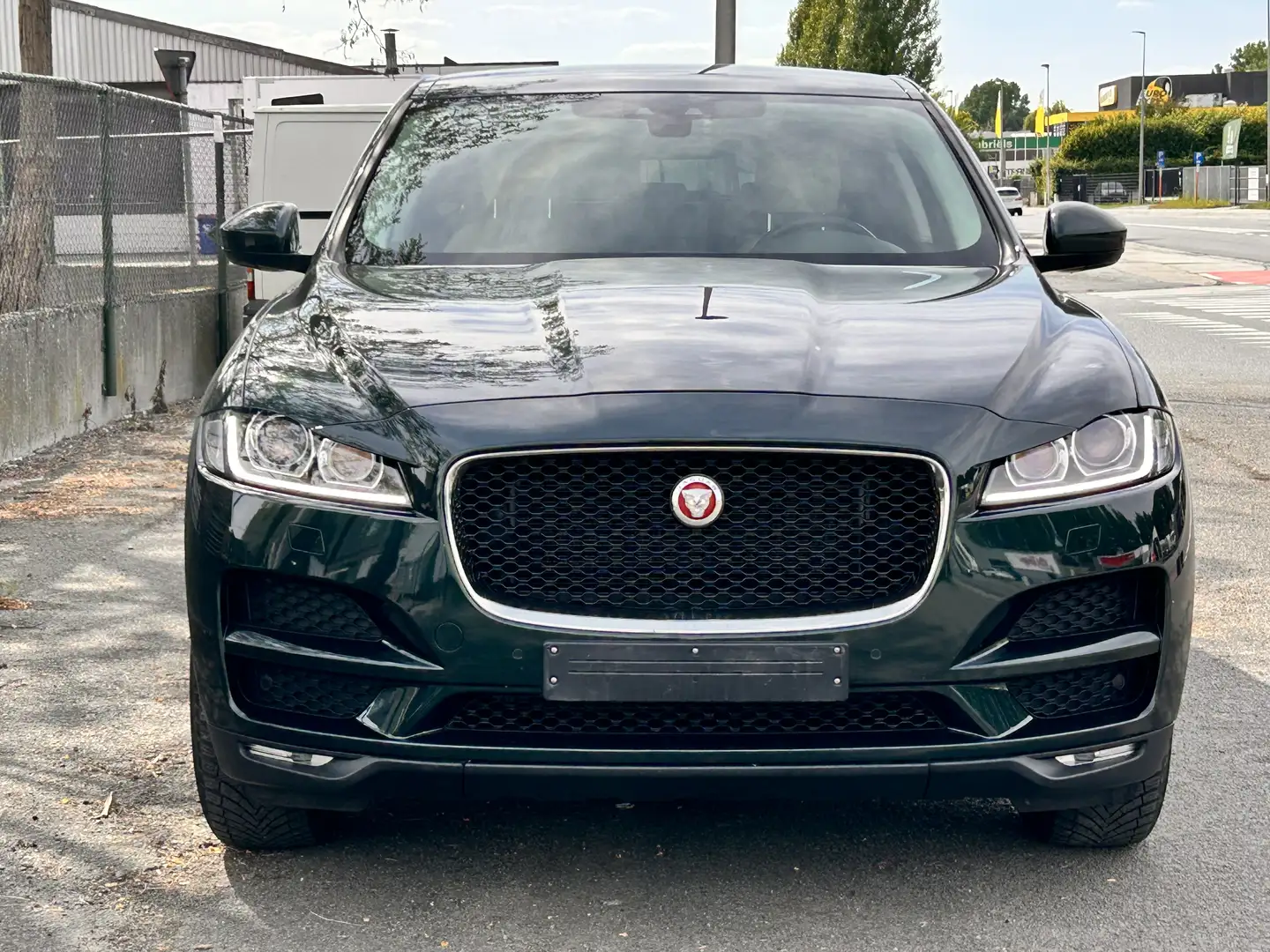 Jaguar F-Pace 2.0i4D Pure Aut. RWD 180 Groen - 2