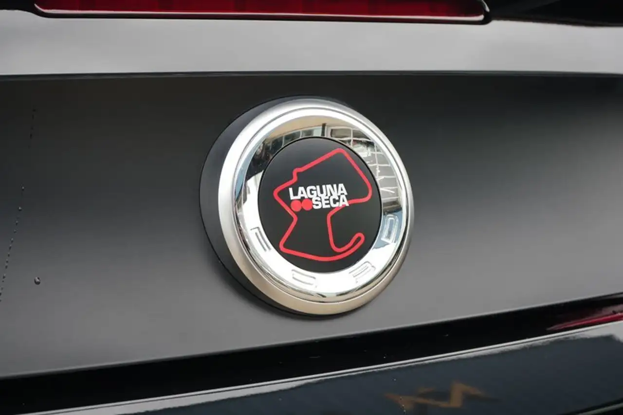 Ford Mustang снимка Ford Mustang