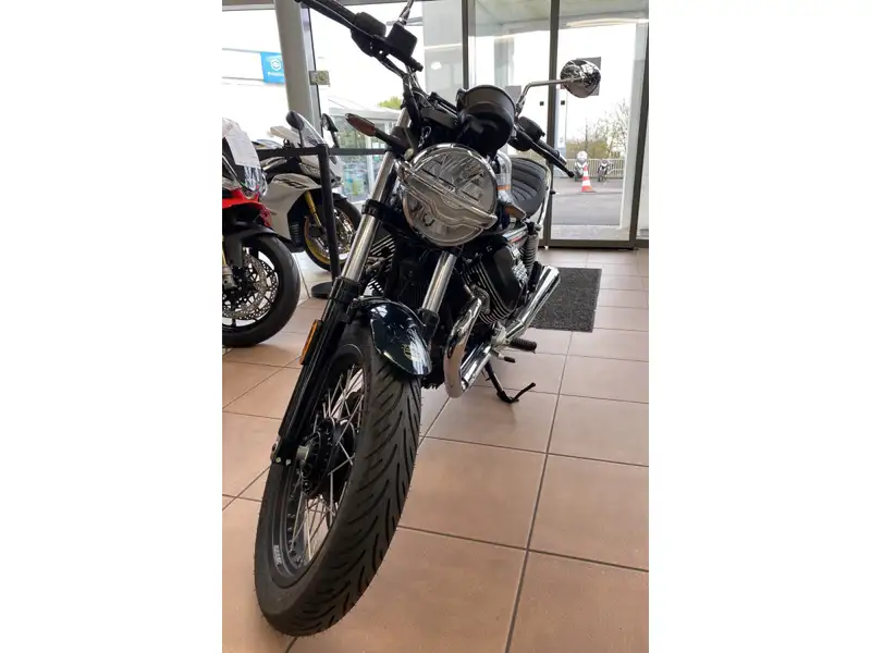 Moto Guzzi V 7 - foto 2