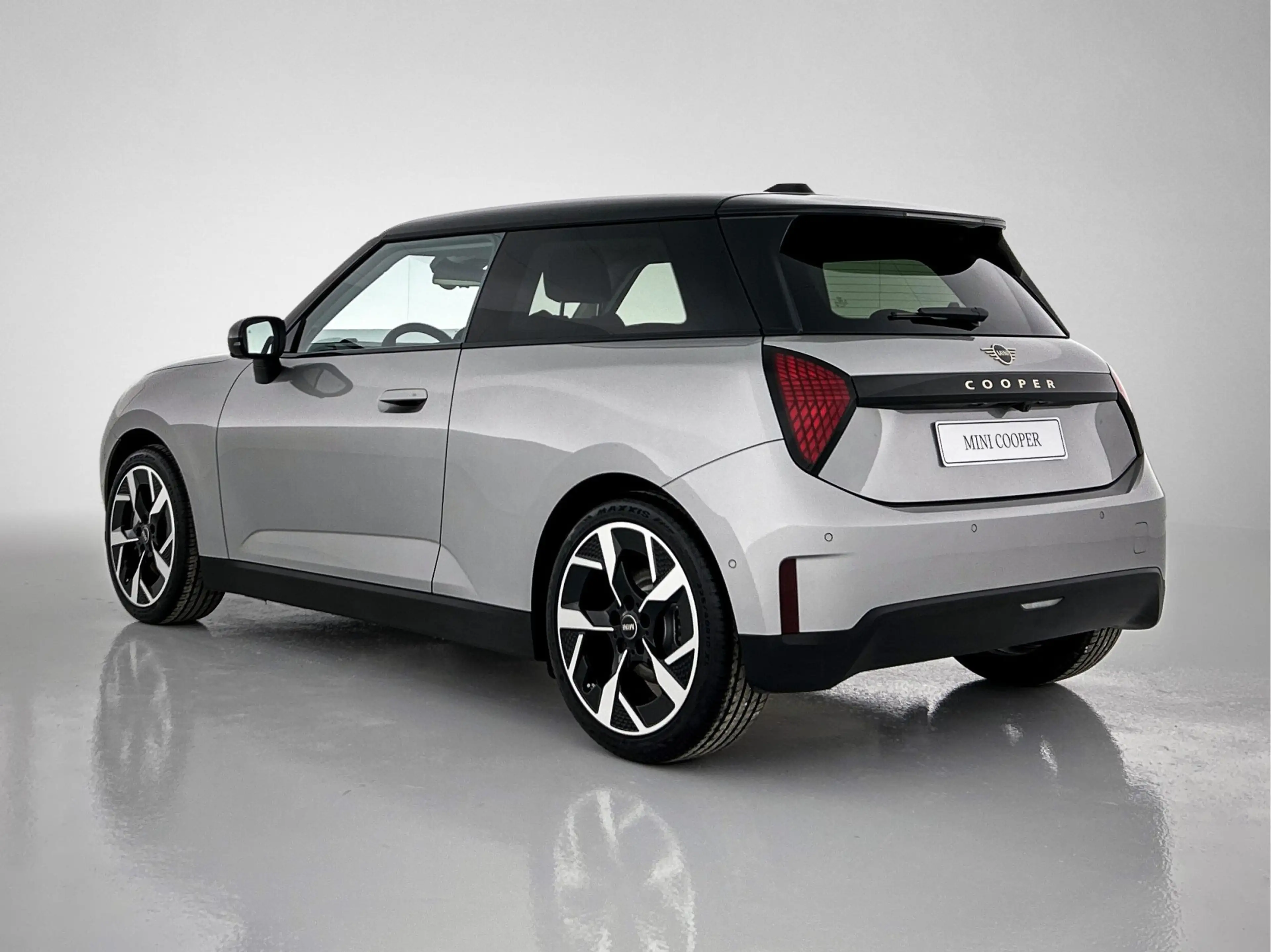 MINI Cooper E Hatchback / Classic / Pakket L / 18 inch Slide Spo — photo 11