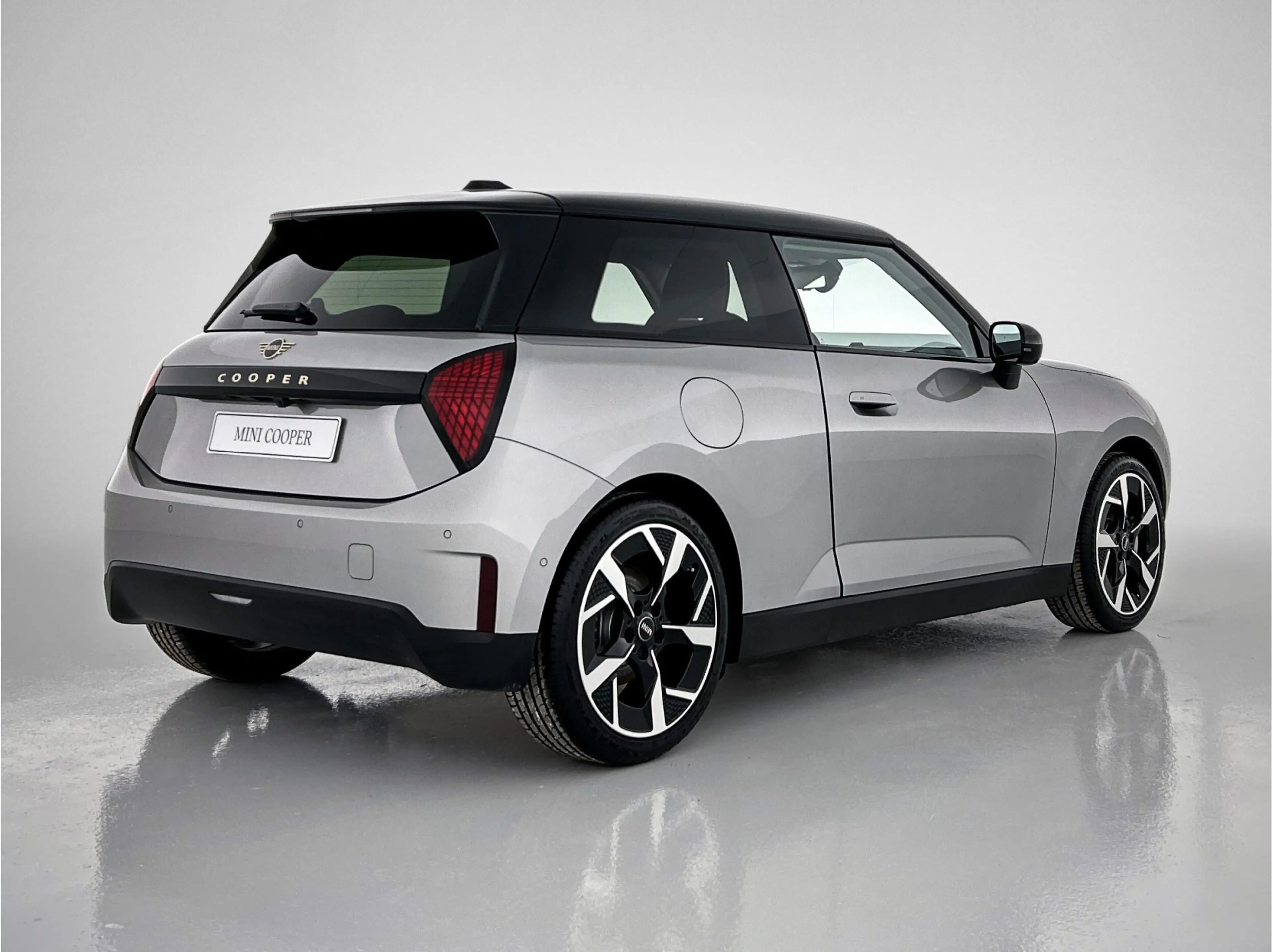 MINI Cooper E Hatchback / Classic / Pakket L / 18 inch Slide Spo — photo 2