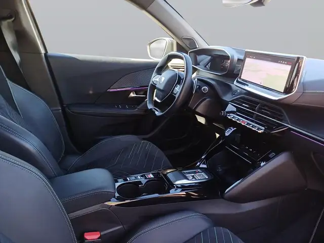 Peugeot 2008 view 11