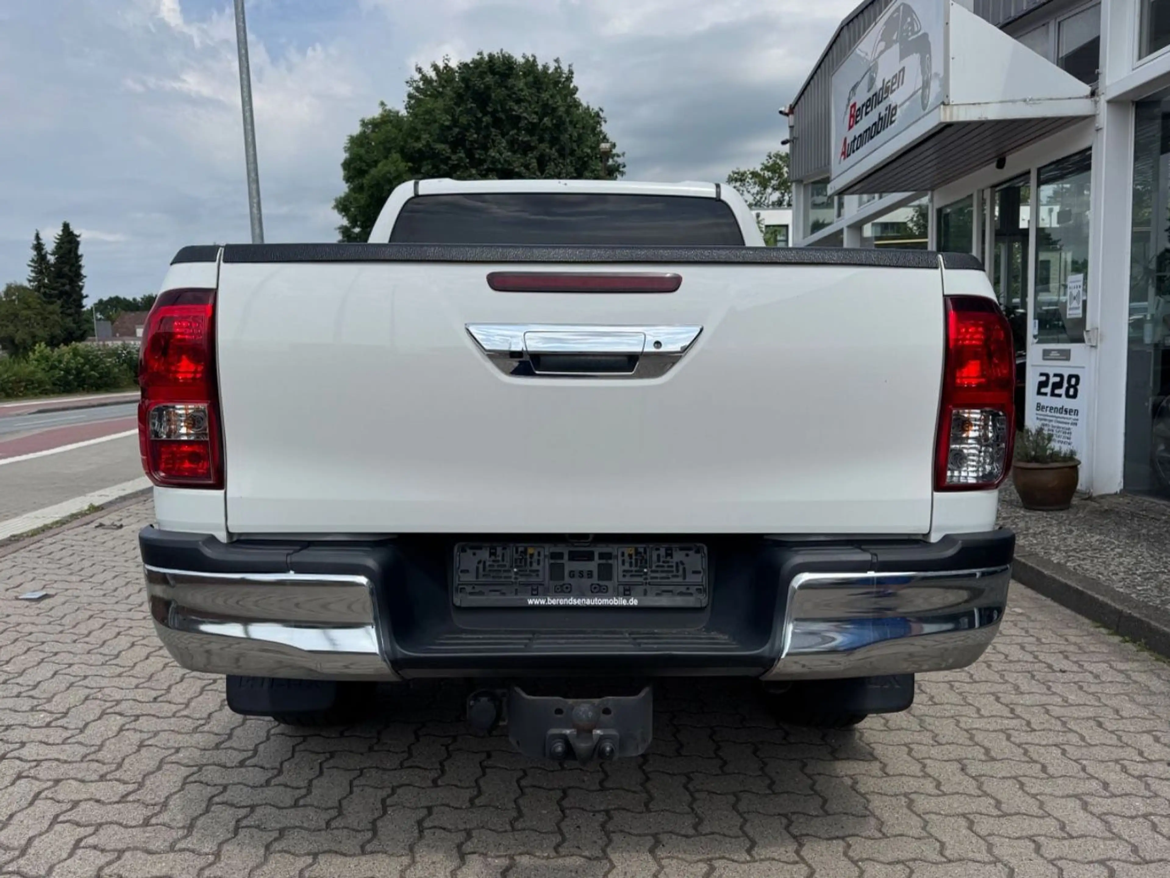 Toyota Hilux HILUX DOUBLE CAB 4x4/KAMERA/AHK/HINTEN-SITZREIHE — photo 8