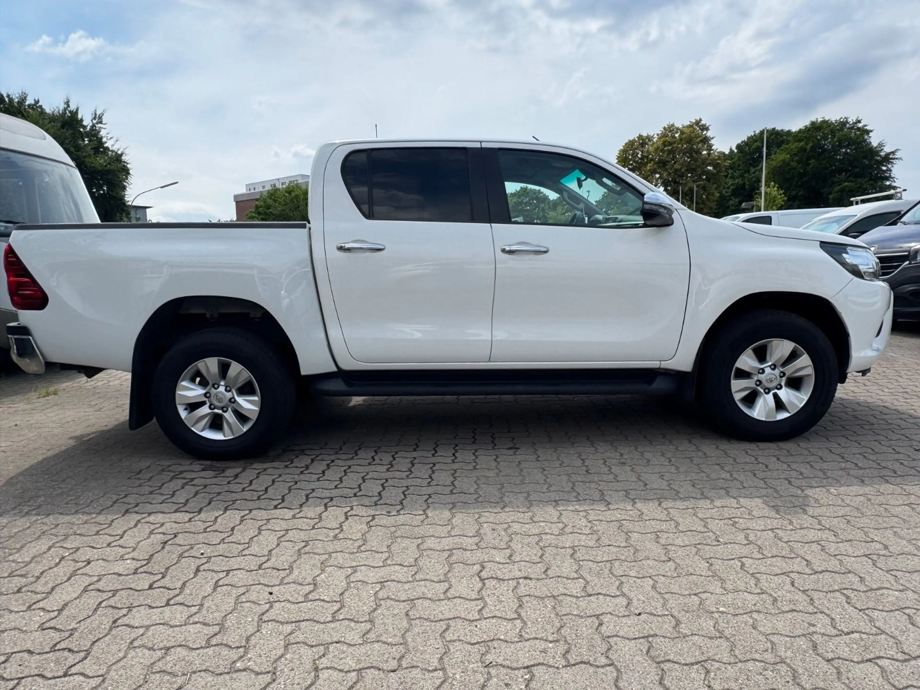 Toyota Hilux HILUX DOUBLE CAB 4x4/KAMERA/AHK/HINTEN-SITZREIHE — photo 4