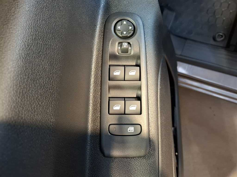Opel Combo Life Elegance 1.5 Diesel — photo 16