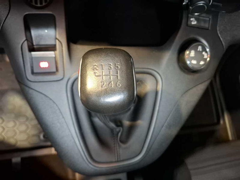 Opel Combo Life Elegance 1.5 Diesel — photo 15