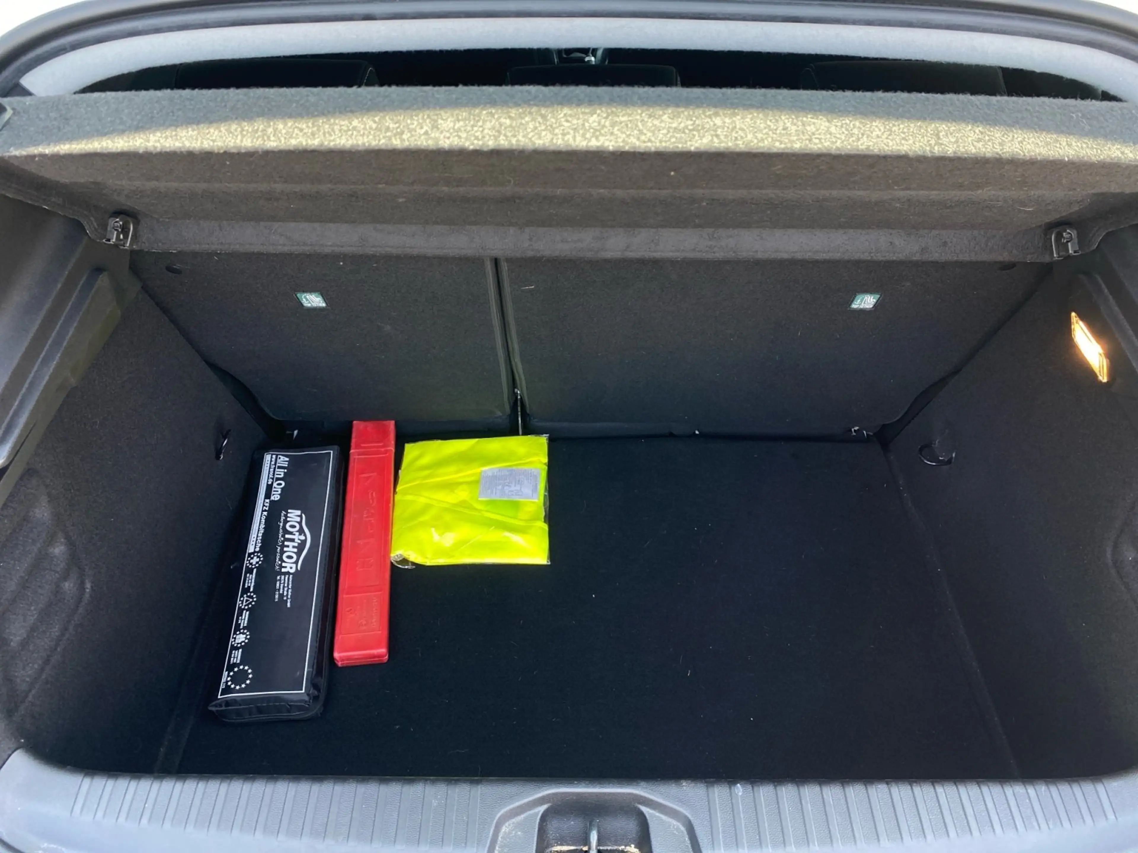 Mitsubishi Colt 1.0 Klima Virtual-Cockpit Tempomat Isofix — photo 14