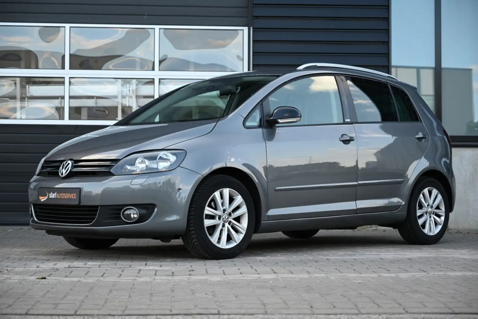 Volkswagen Golf Plus 1.2 TSI DSG Highline Navi  Clima Grijs - 1